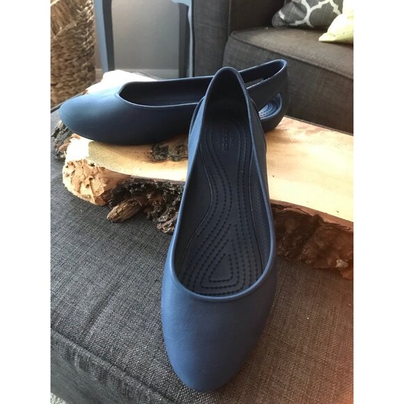 Womens Laura Crocs Navy Blue size 8 - Picture 1 of 9